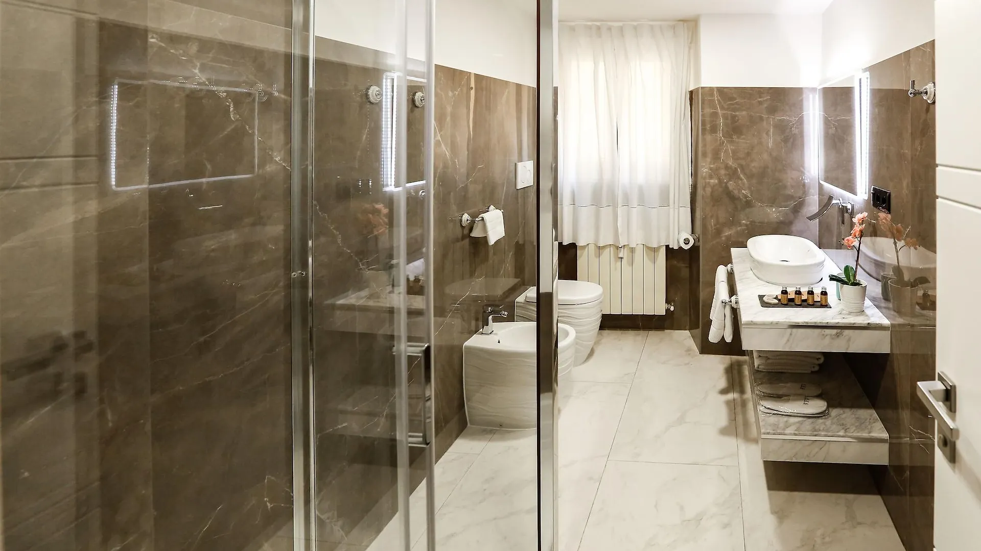 *** Hotel Escape Luxury Suite - Ca Domus Collection Roma Italia